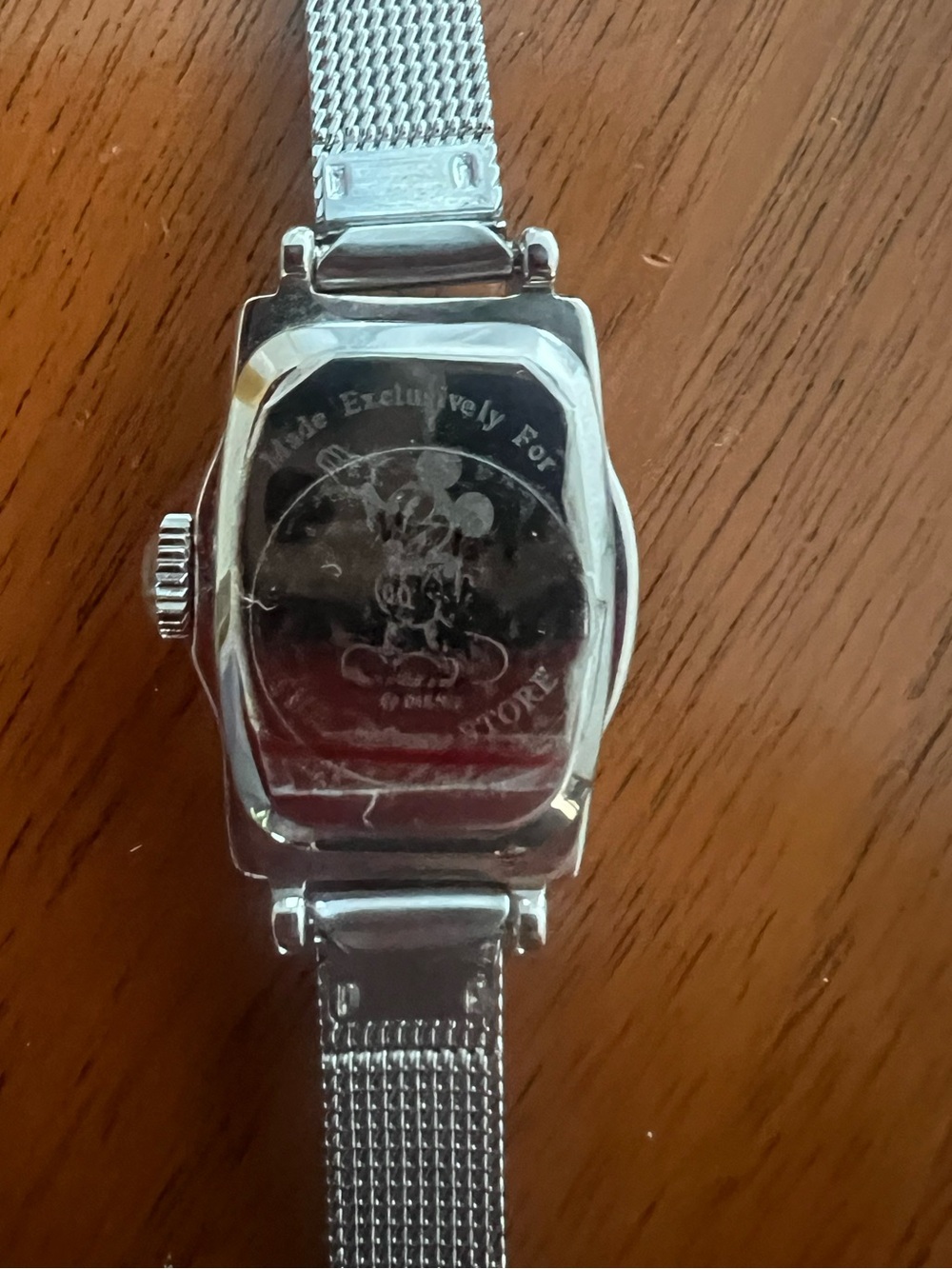 VTG Mickey Mouse Quartz Watch - Picture 3 of 7
